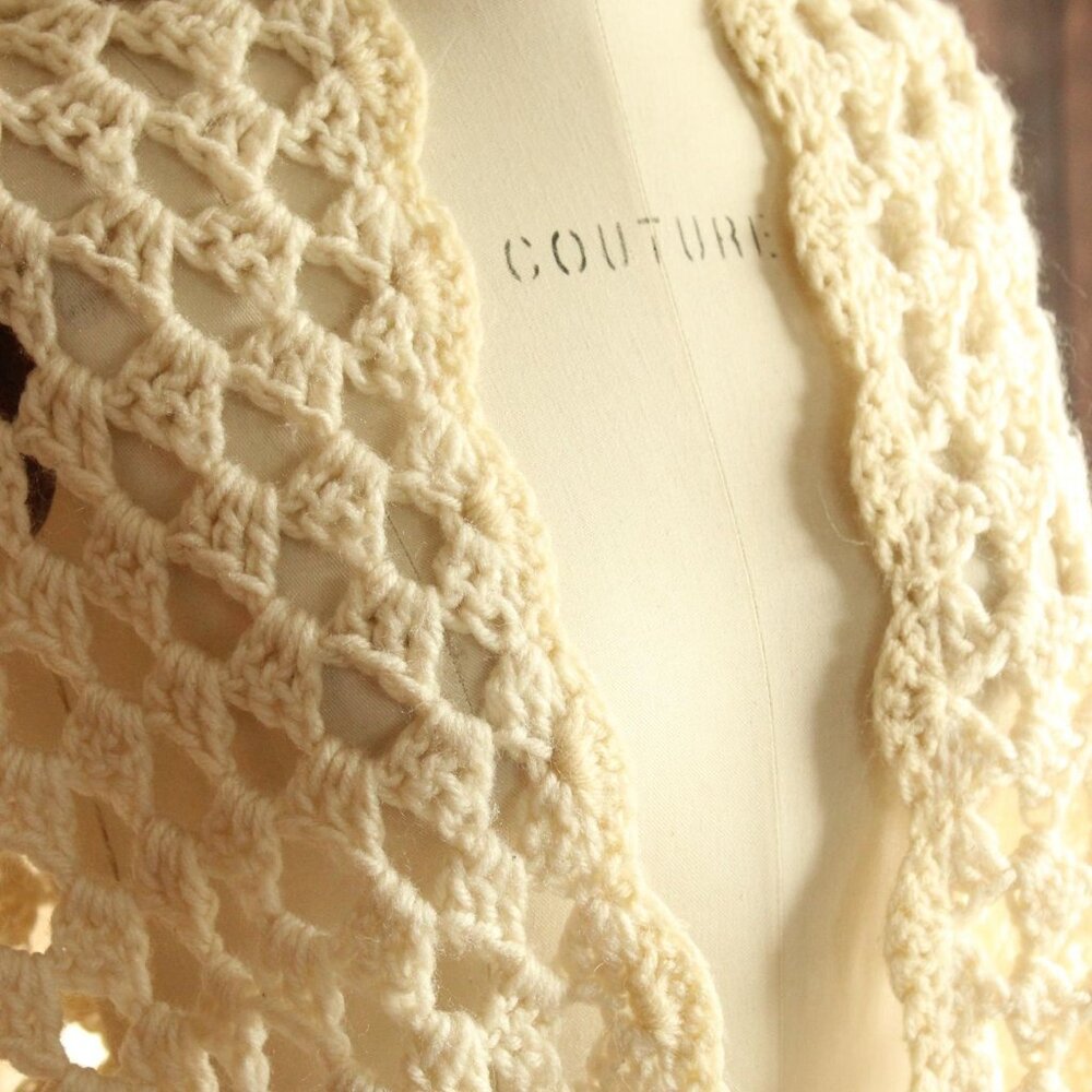 Vintage 1960s 1970s Shawl, Ivory Knit with Fringe Cape or Wrap - Picture 6 of 14